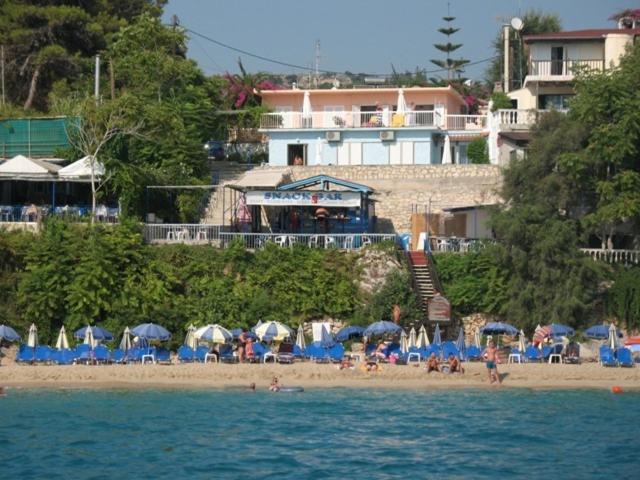 לאסי Constantinos Apartments מראה חיצוני תמונה