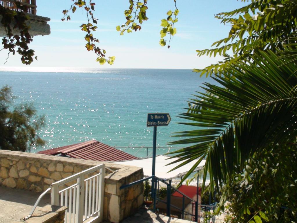 לאסי Constantinos Apartments מראה חיצוני תמונה